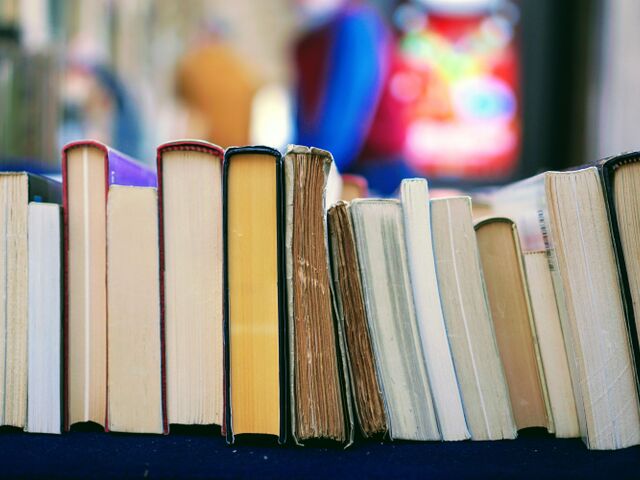 Foto von Büchern zum Flohmarkt