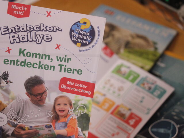 Foto von den Kindersachbüchern und dem Rätselheft zur Entdeckerrallye